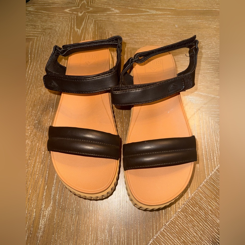 Reef Women's Black and Peach Sport Sandals